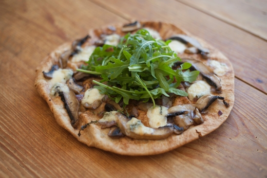 Field-Mushroom-and-Thyme-Pizza-with-Gorgonzola