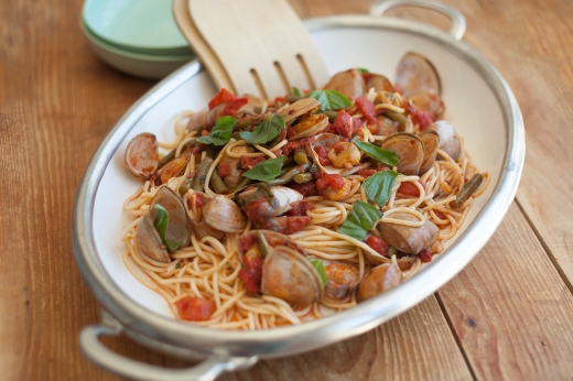 Spaghetti with Clams and Green Beans