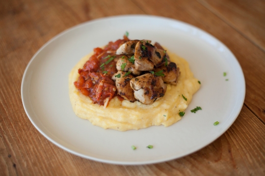 chicken_with_polenta_and_braised_tomatoes